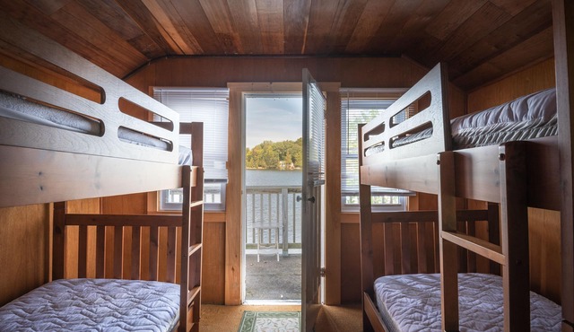 Shadow Lake Cottage -Kawartha Lakes