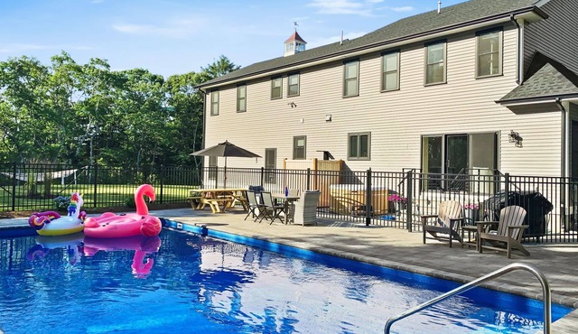 Shark Lookout: Luxury Cape Home with Pool & Fun