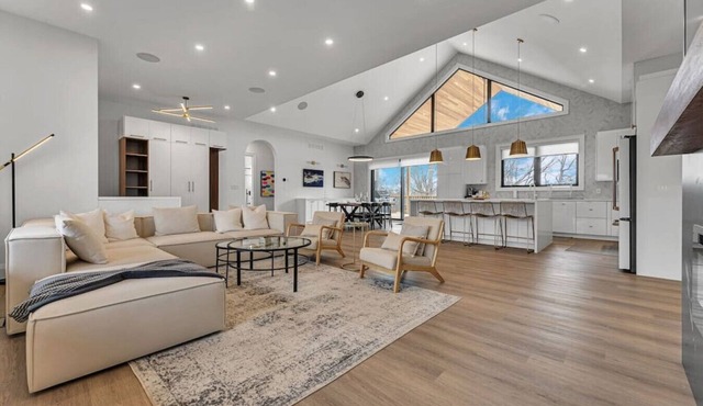Sherkston Oasis: Hot Tub, Sauna & Luxurious Escape