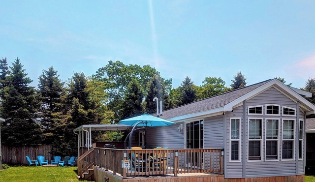 Sherkston Shores Resort, quiet street, close to Funplex. Golf Cart incl