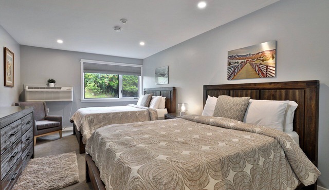 Ski Condo Close to Killington: Discounted Ski Rentals and Shuttle Bus. Killington Center 631