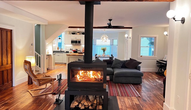 Ski, Golf, Hike, Kayak,chill by the fire in an updated Victorian in the Hills