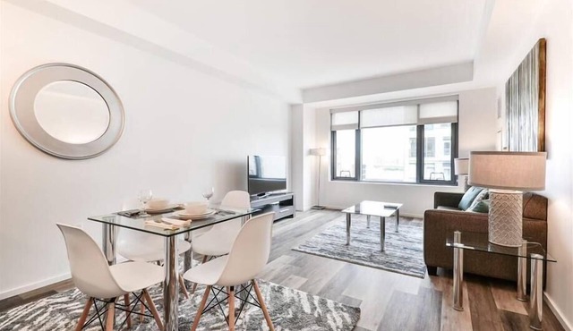 Sleek 1BR Near Beacon Hill | Great Amenities | Downtown Boston