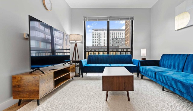 Sleek 2BR/2BA Condo in assembly with Stylish Décor