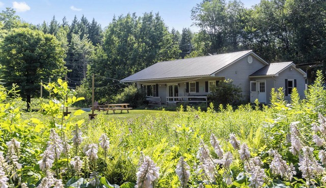 Smuggs Mountain House w/Hot Tub, Sauna & River