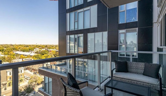 South Riverdale Suite with High speed WiFi and Balcony