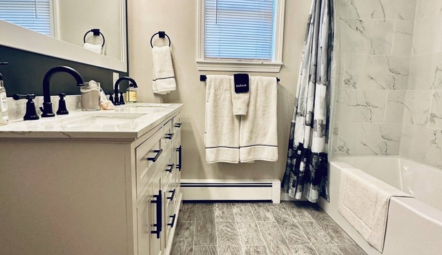 Spacious 3BR 1.5 Bath Coastal Home Walk to Beach & Rail