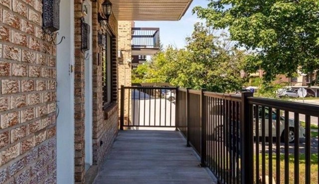 Spacious 4-Bdr Retreat in Charming Ste-Rose, Laval
