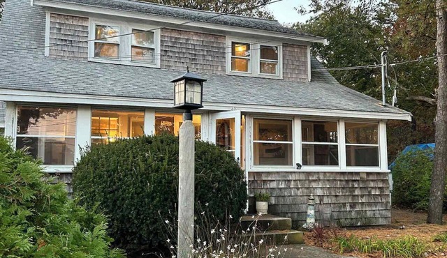 Spacious 4 Bedroom House on Campground/Retreat!