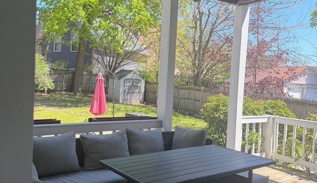Spacious 4-bedroom house in charming Medford with AC