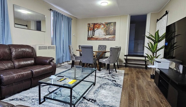 Spacious 4BR Retreat w/King Loft Near Downtown PTBO & Hospital + Parking