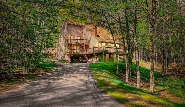 Spacious 5 Bedroom N. Conway Home | Best Location!