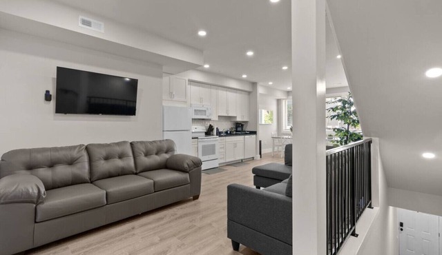 Spacious 6BedroomHome+GarageParking+H StCorridorDC