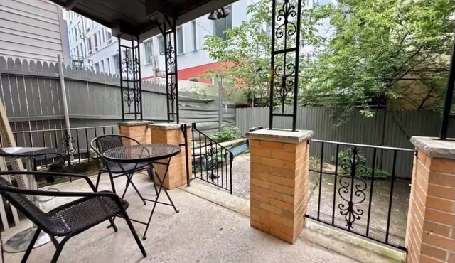 Spacious 7-bedroom house in university city Philadelphia with AC