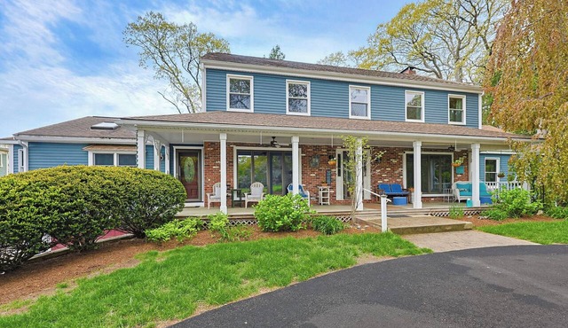 Spacious Colonial Near Stadium + Train Station w/Hot Tub + Firepit