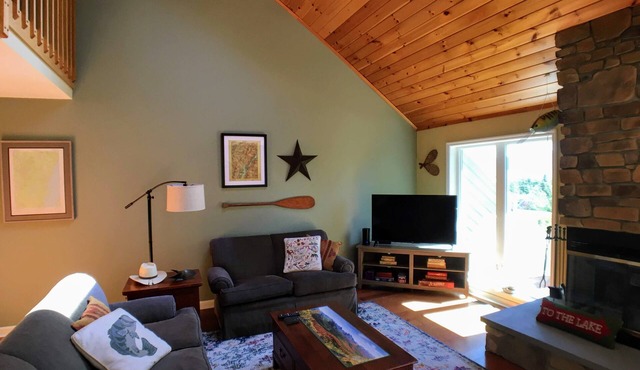 Spacious, Light-Filled Townhouse in Bolton Landing on Lake George