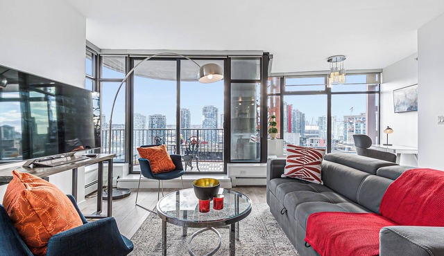 Spacious Modern High-Rise with Ocean & City Views in Vancouver