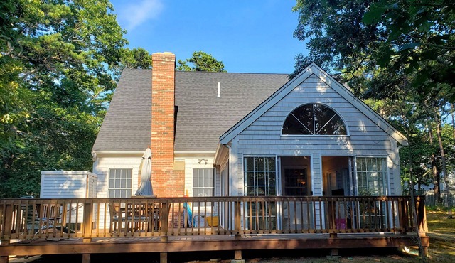Spacious Oceanside 3BD-A/C, Sun Room, Quiet Location Close to All Wellfleet Offers