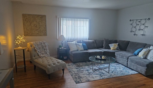 Spacious one bedroom apartment close to town, airport, train