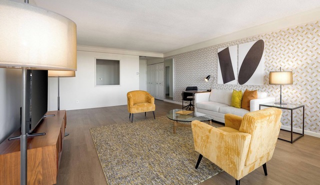 Spacious One-Bedroom Apartment with Balcony in Wes