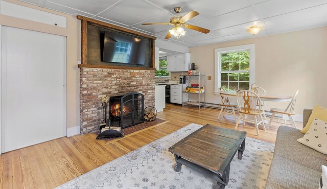 Spacious Retreat Tamworth: Main House & Cottage - Sleeps 12