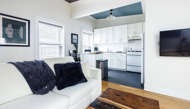Spacious & Sunlit 1BR in Heart of Williamsburg