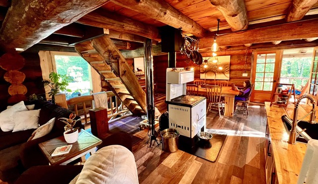 Spectacular log cabin! Stay in a dream log cabin in the woods in Rapides des joachims