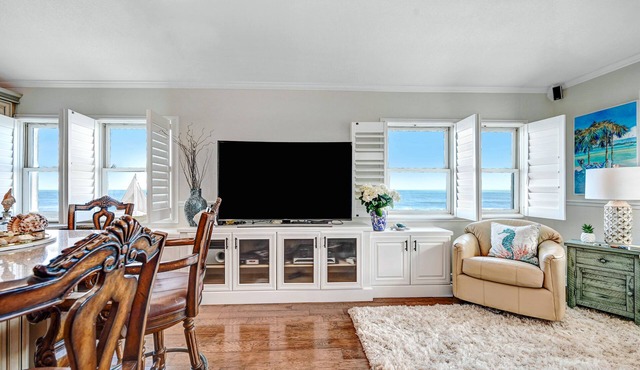 Spectacular direct ocean front condo with amazing views of the Atlantic in Satellite Beach