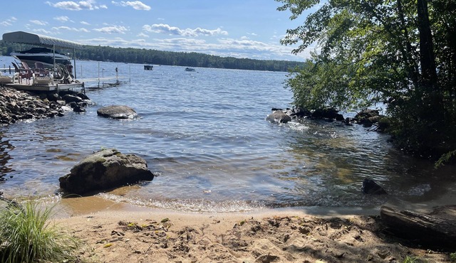 Spectacular Sunsets and Sandy Beach on Long Lake!