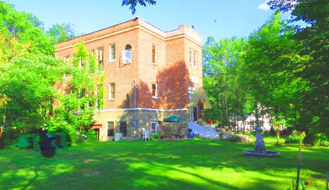 SPORTSMANS LODGE SCHOOLHOUSE & MUSIC STUDIO NEAR PRIME DELAWARE RIVER FISHING