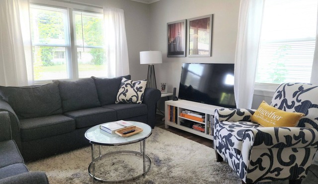 SPOTLESS Geneva home! MINUTES to Wineries, Spires, Downtown, & the Strip!