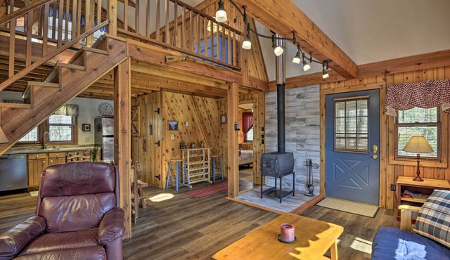 Springwater Cabin Near Hiking, Lakes, & Vineyards in Springwater
