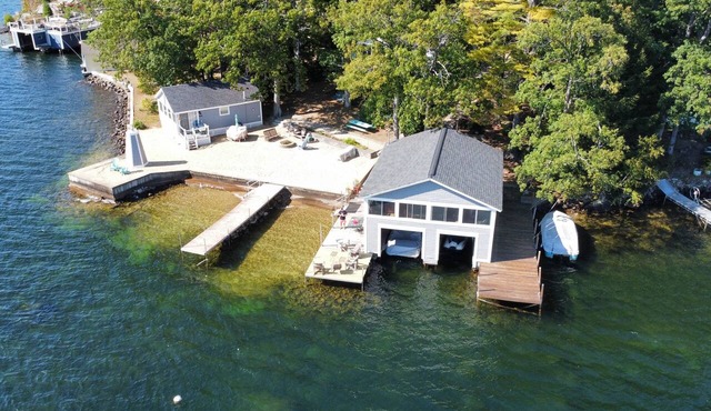STAY ABOVE THE WATER ON BEAUTIFUL LAKE WINNIPESAUKEE