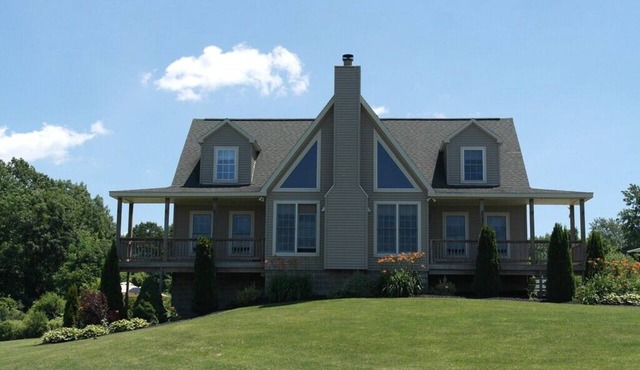 Stay at the “Farmhand Inn” & live the farm-life while enjoying a great vacation!
