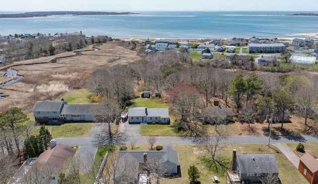Steps to Colonial Acres Beach Spacious Home