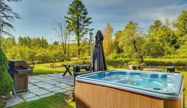 Stratton Shuttle Access! Vermont Mountain Hideaway