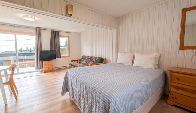 Studio Full Kitchen | #16 in Ucluelet