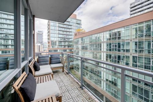 Studio Gem in the lovely Waterfront Communities