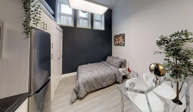 Studio in the heart of downtown!