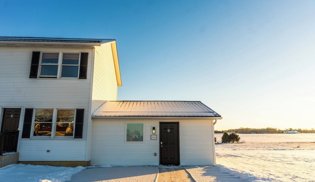 Studio Luxe - 1bd/1ba Newly Renovated Apartment in Creston