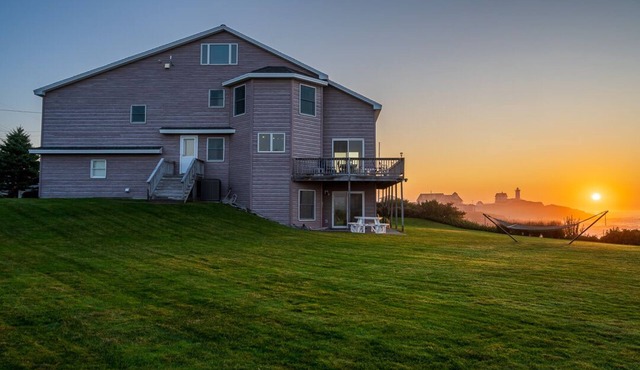 Stunning Nubble Lighthouse & Ocean Views, 3891 sq. ft. 267' of rocky coast!