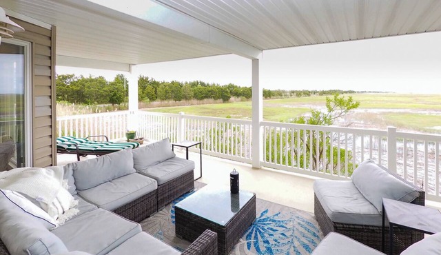 Stunning South End 1st floor with incredible views.