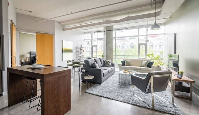 Stylish and Modern 1BR Industrial Loft! in Toronto