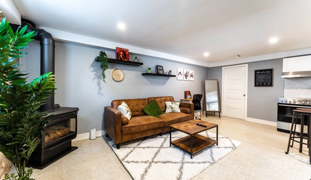 Stylish Apartment for Work or Study in Cambridge