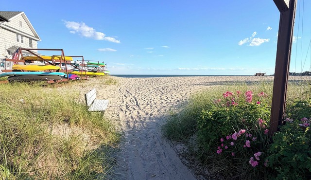 Stylish Beach 3 Bedroom House Retreat in Milford