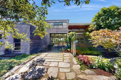 Stylish Coastal Retreat w/Spacious Layout & Access to the St George Peninsula