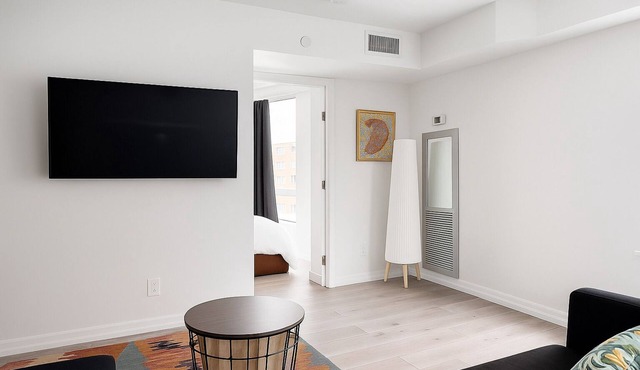 Stylish Condo in Yorkville