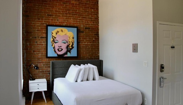 Stylish Downtown Studio in the SouthEnd, C.Ave# 3