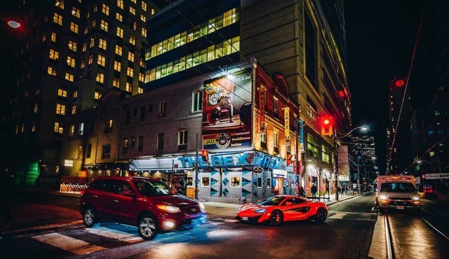 Stylish Queen West 2BR Hotel Retreat