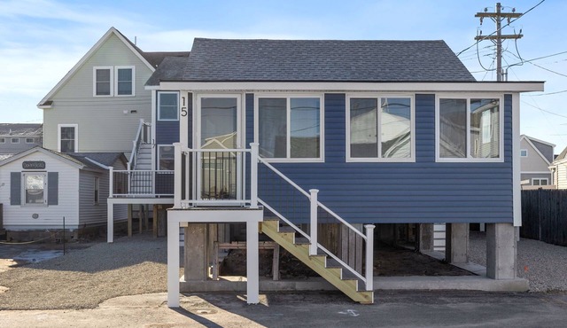 Summer Escape Close to Beach, Ocean, Shops